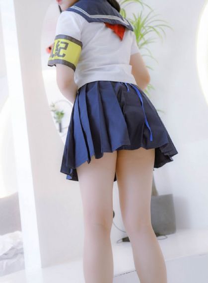 青青爽不卡一区二区中文字幕_全集完整版在线完整观看