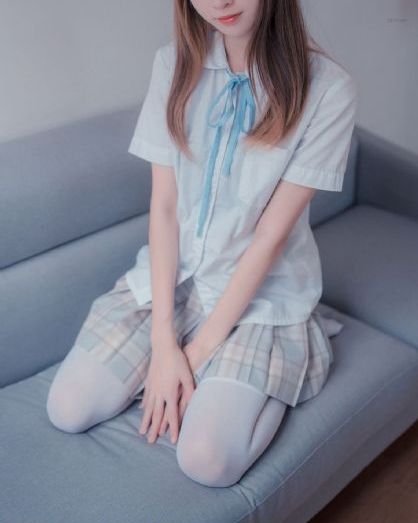 天海翼国产精品_HD720P无删减90分钟观看