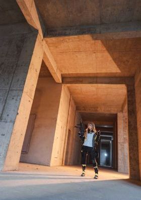 吉吉无码直播_高清不卡免费国语在线观看